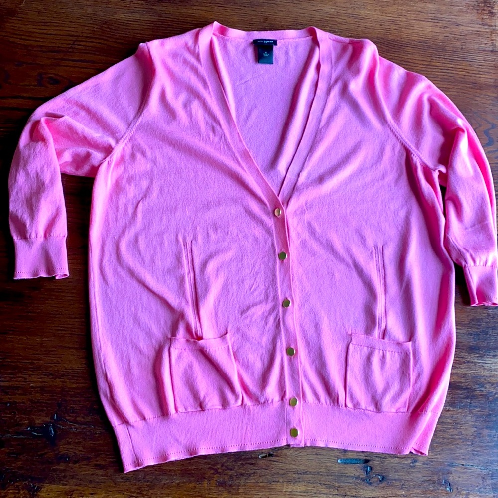 🌸 Pink Cardigan with Sweet Detailing 💕